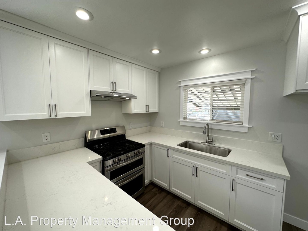 2909 Stockbridge Avenue - Photo 1