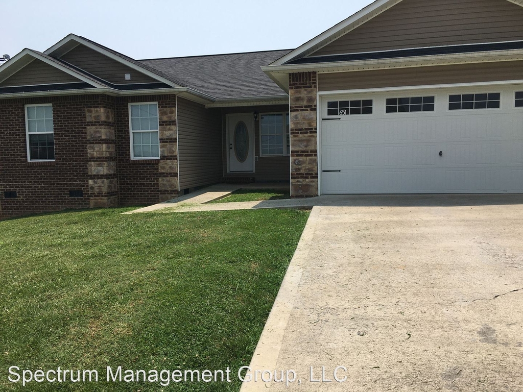 651 Privet Drive - Photo 2