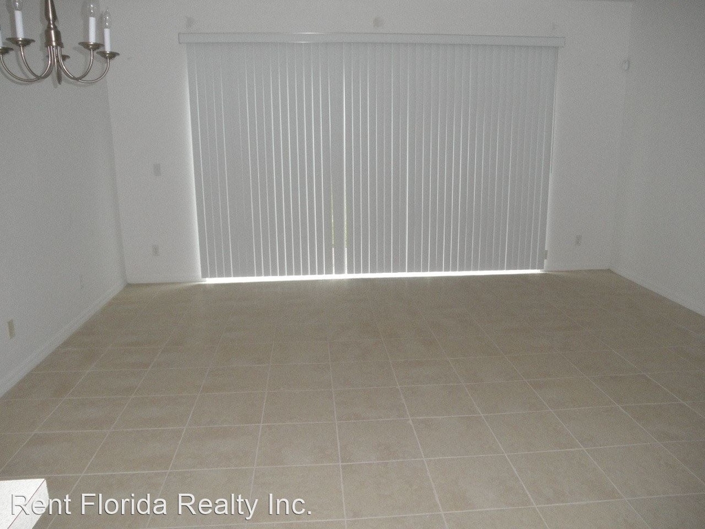 909 Pipers Cay Drive - Photo 1