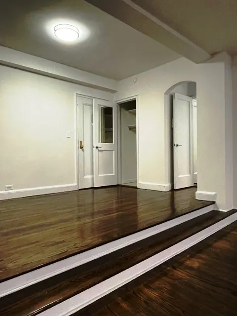 24 Fifth Avenue - Photo 2