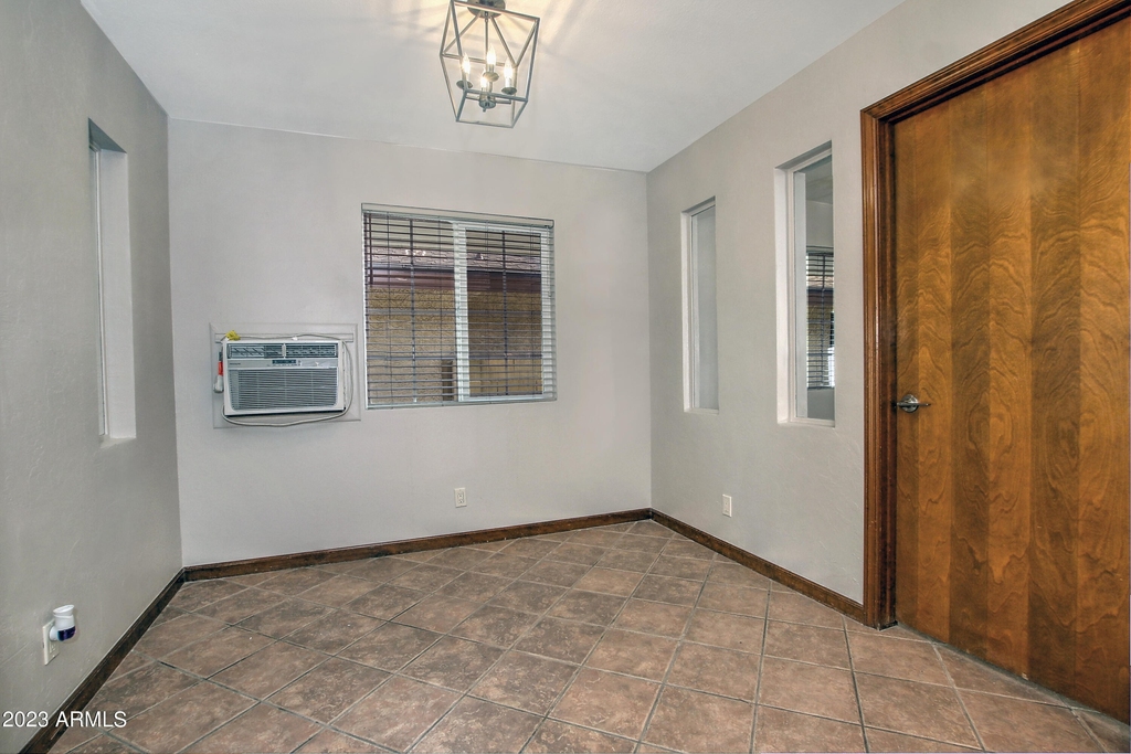 228 N 65th Place - Photo 19