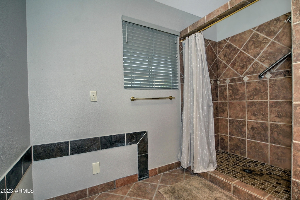 228 N 65th Place - Photo 17