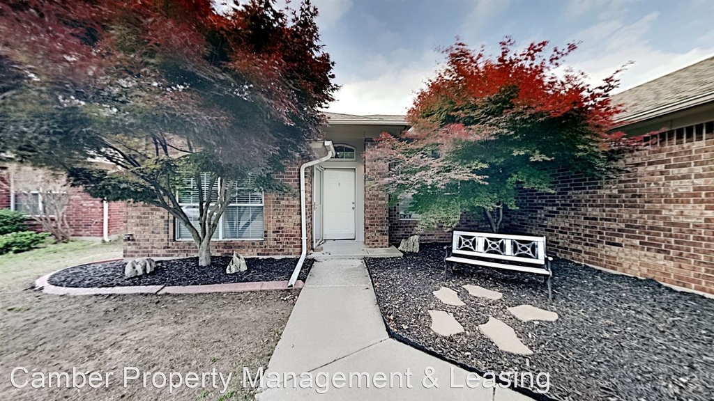 2212 Sw 141st Place - Photo 1