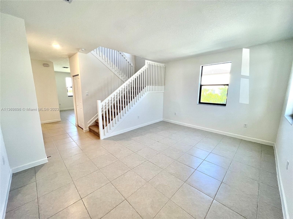 12903 Sw 229th Ter - Photo 2