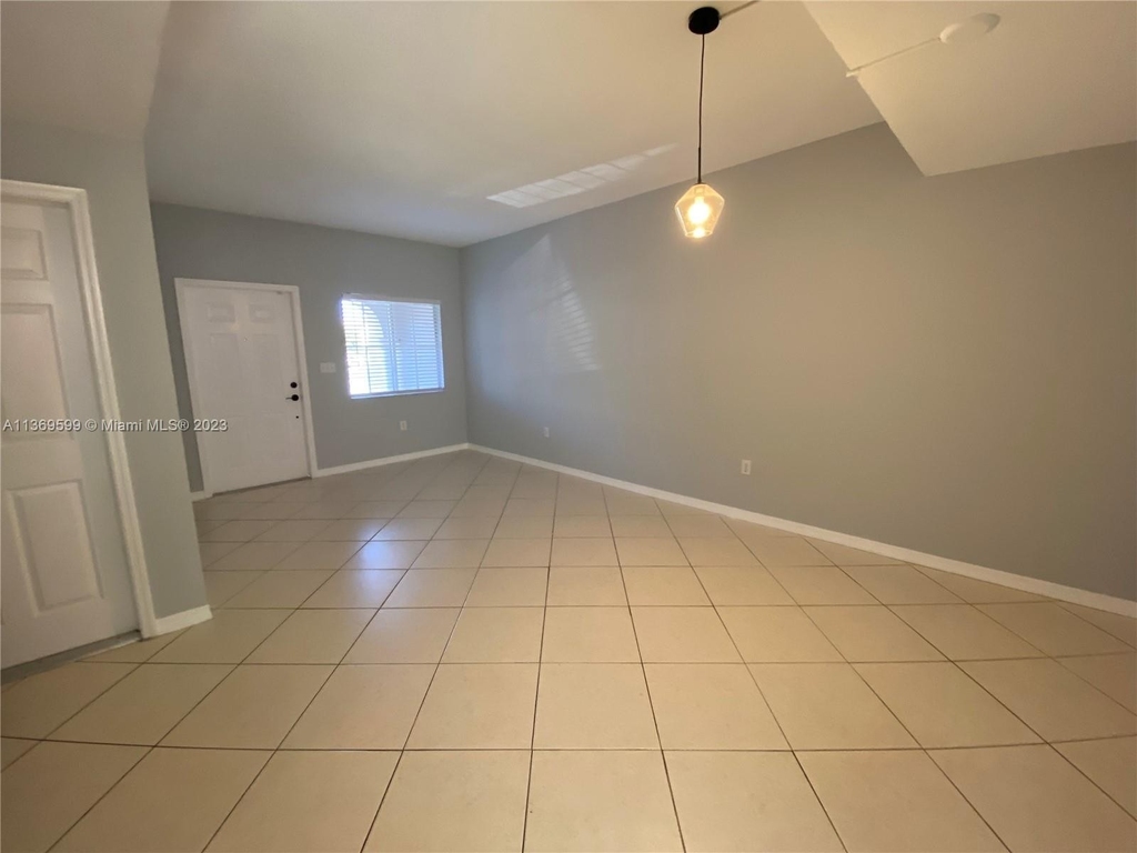 8391 Sw 124th Ave - Photo 2