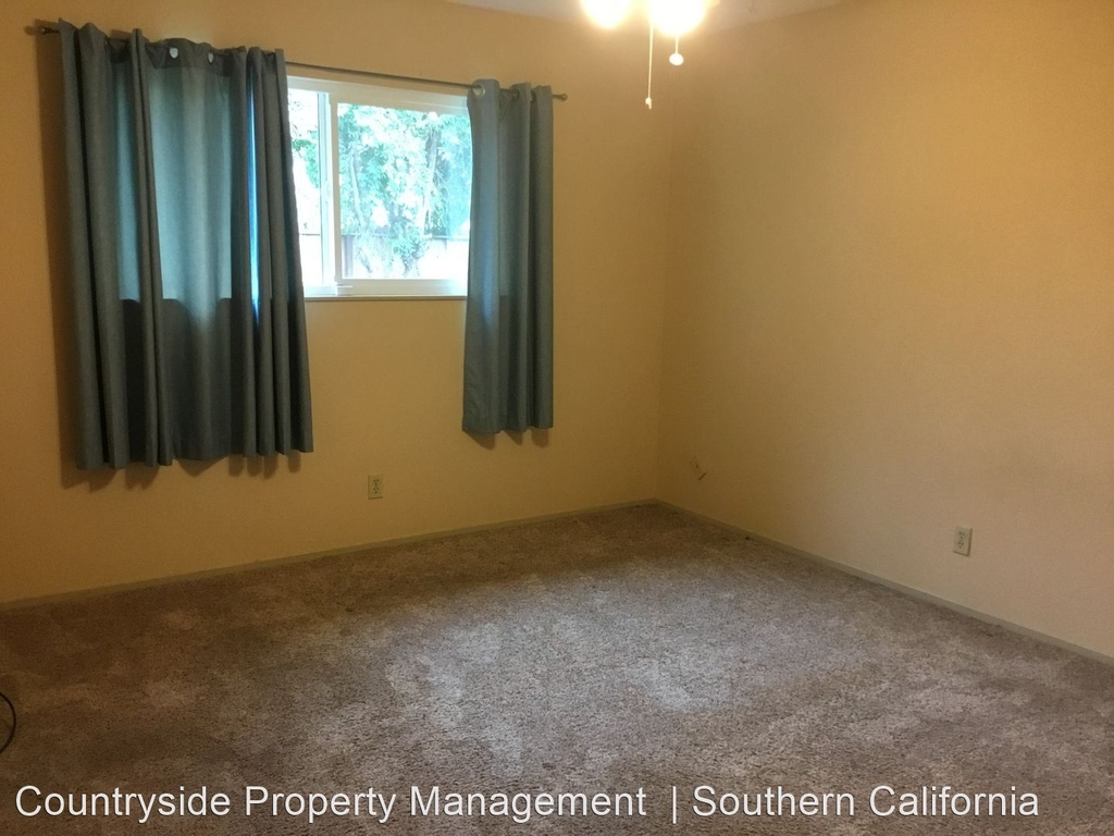 1564 E. Escalon Avenue - Photo 8