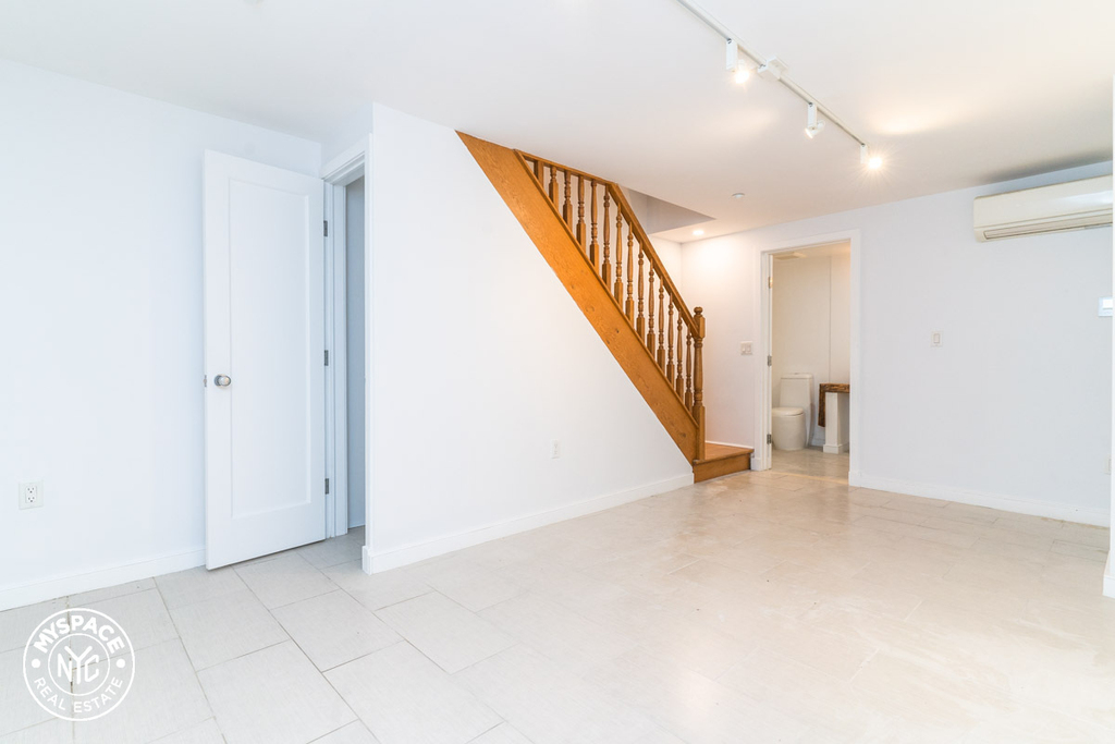 474 Grand Avenue - Photo 5