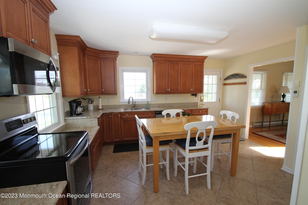 1027 Barnegat Lane - Photo 2