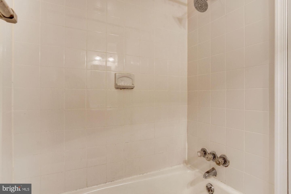 533 Florida Ave Nw #2 - Photo 32