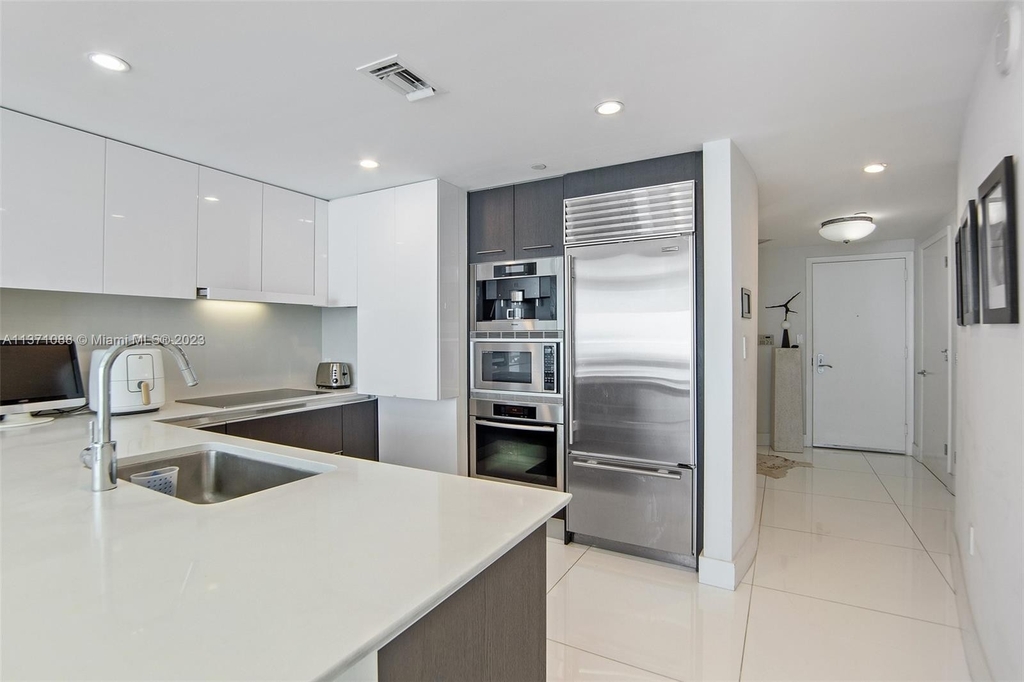 17001 Collins Ave - Photo 16