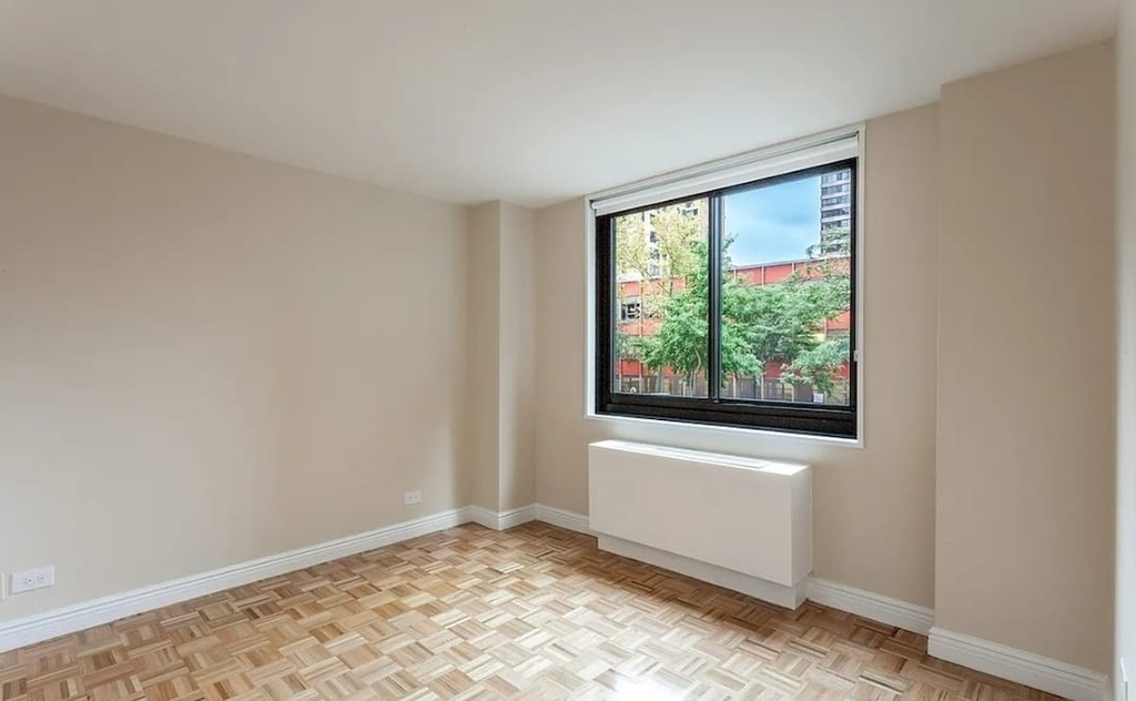 182 East 95th Street - Photo 3