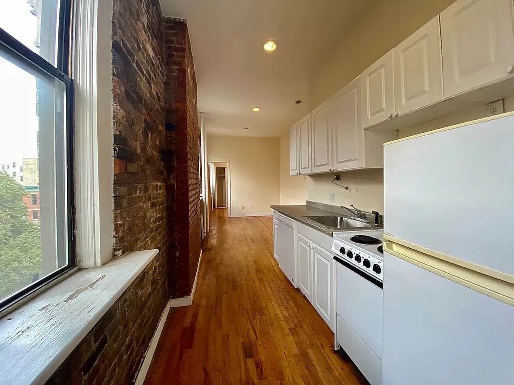 254 East 3rd Street - Photo 4