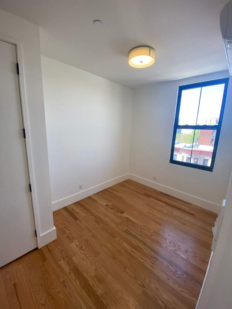 1520 Saint Johns Brooklyn - Photo 3