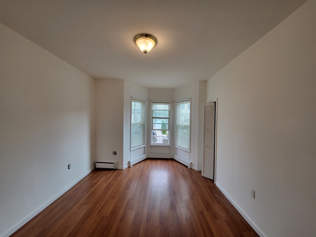 74 Bond Street, Apt 1 Staten Island - Photo 1