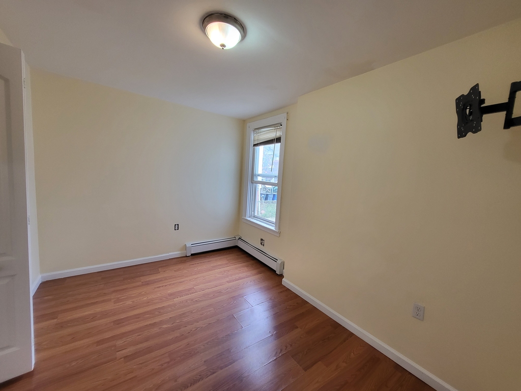 74 Bond Street, Apt 1 Staten Island - Photo 3