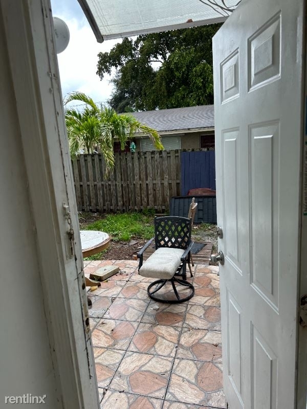 224 Sw 14st - Photo 7