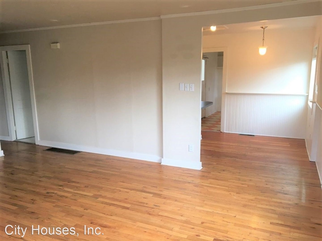 324 Ne 62nd Ave. - Photo 2