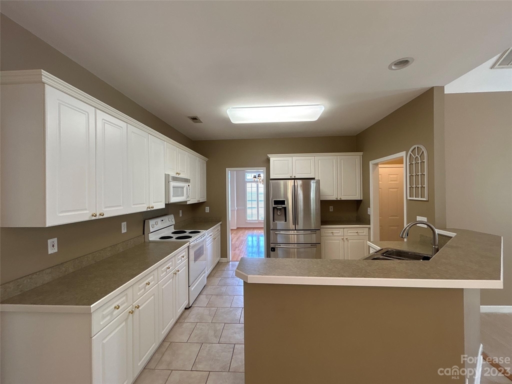 15026 Castlebridge Lane - Photo 5