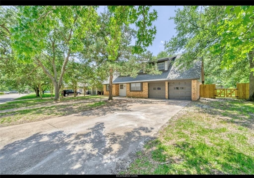 1810 Hondo Drive - Photo 3