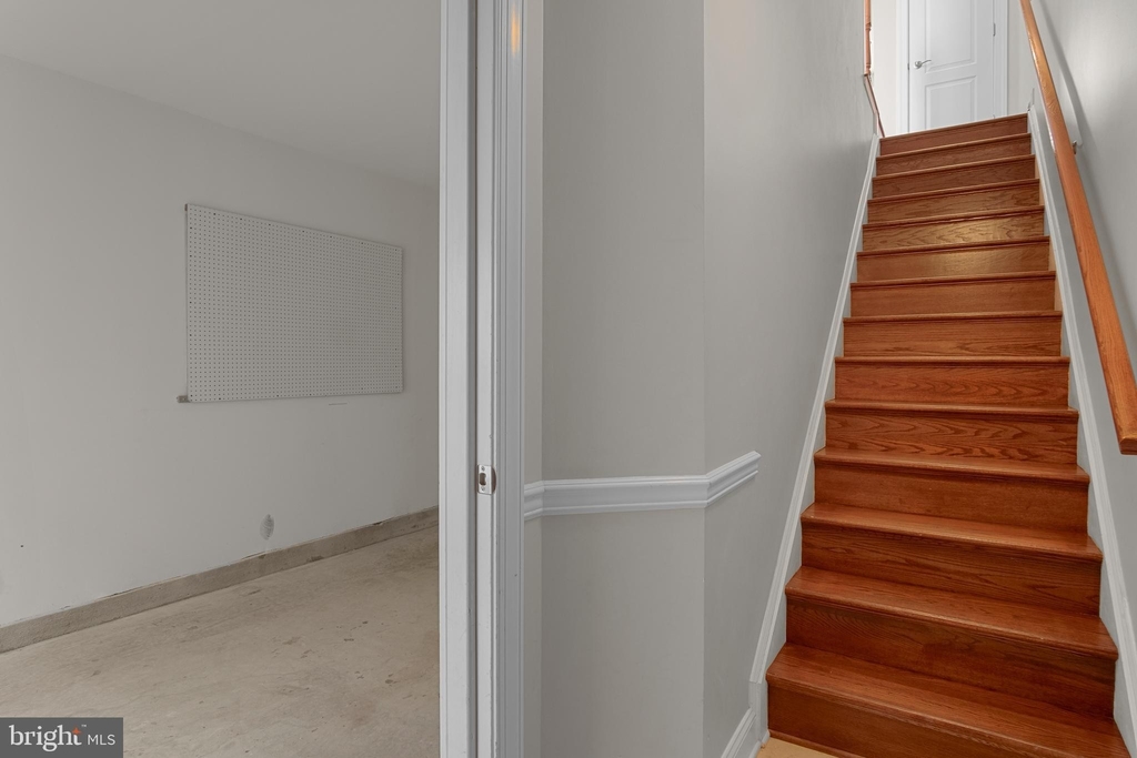 428 N Thomas Street - Photo 1