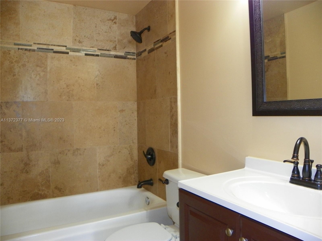 735 Sw 148th Ave - Photo 3