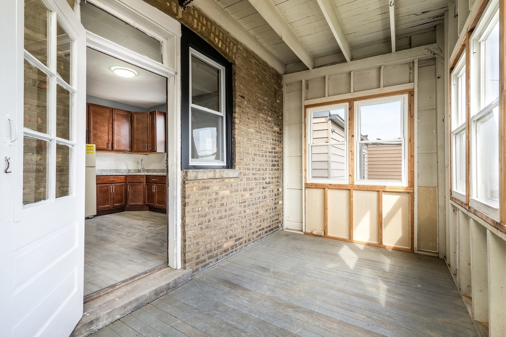 5225 W Melrose Street - Photo 15