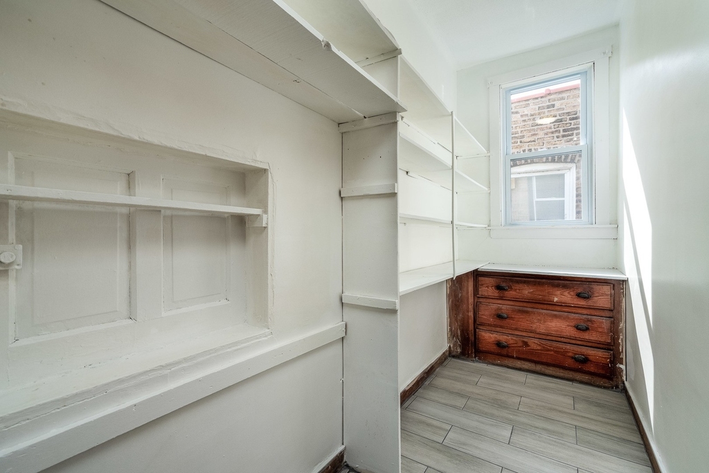5225 W Melrose Street - Photo 10