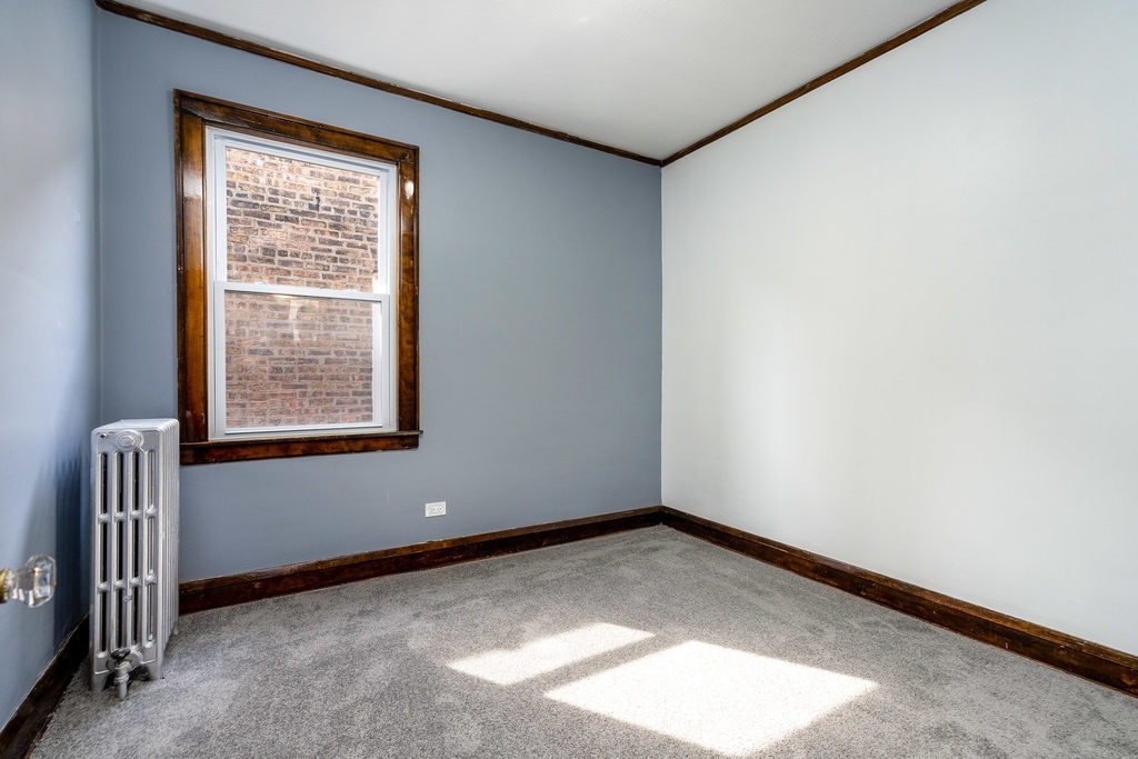5225 W Melrose Street - Photo 12