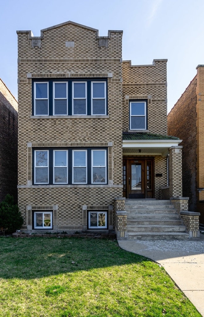 5225 W Melrose Street - Photo 1