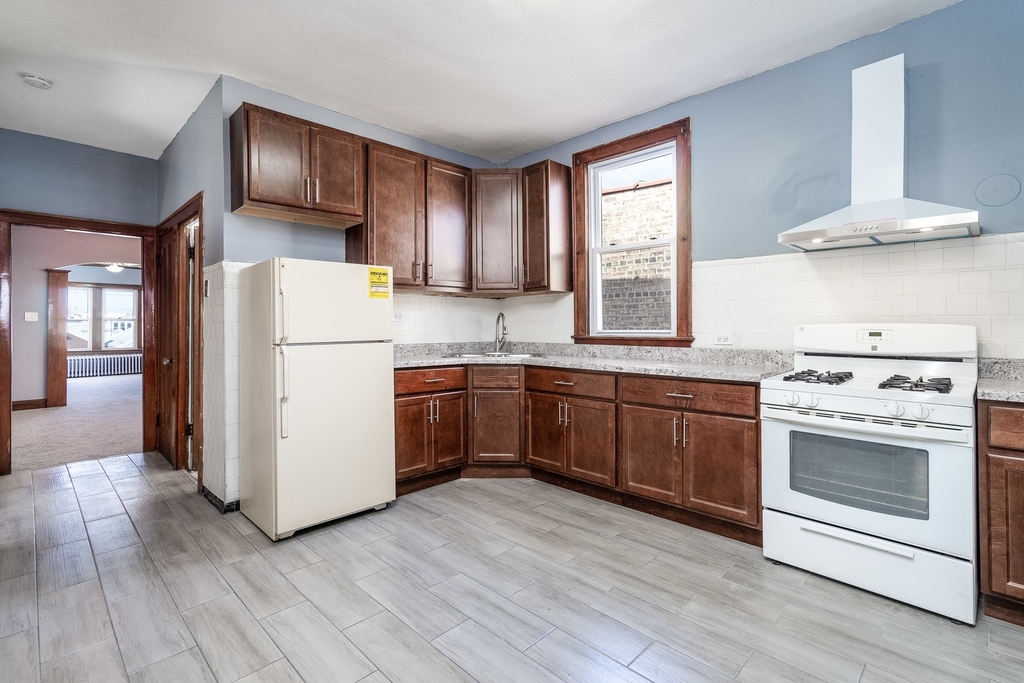 5225 W Melrose Street - Photo 8