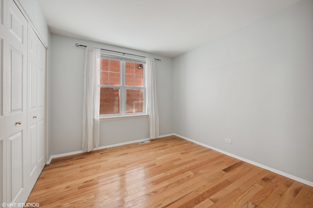 649 W Elm Street - Photo 12