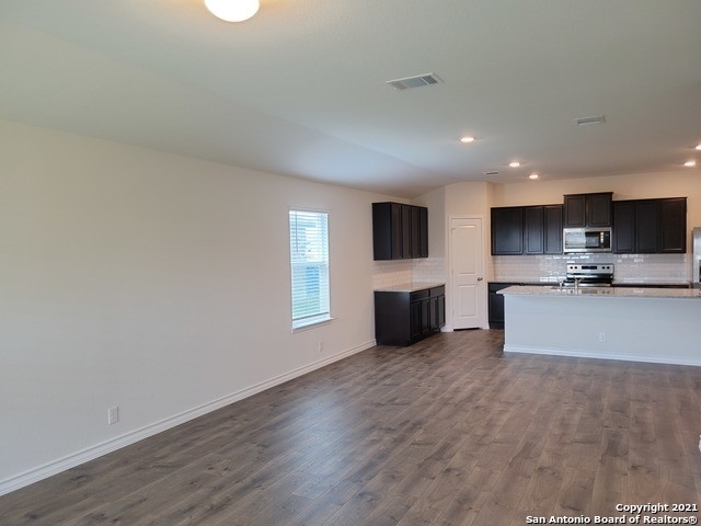 622 Great Plains - Photo 2