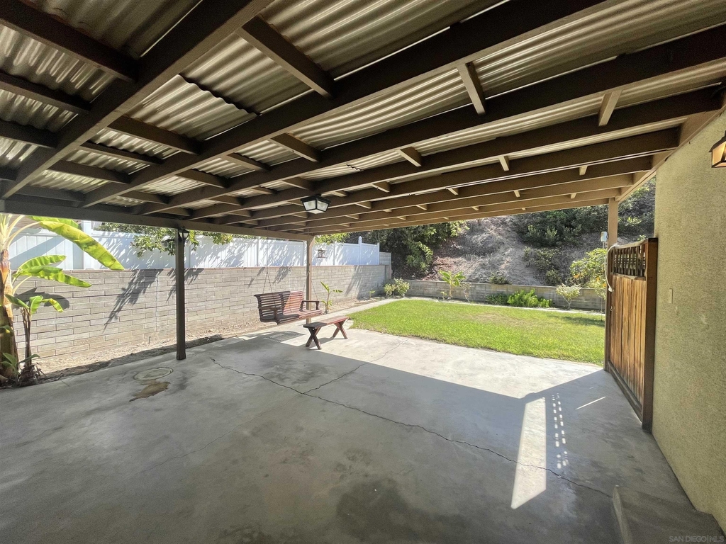 5469 Grape Street - Photo 32