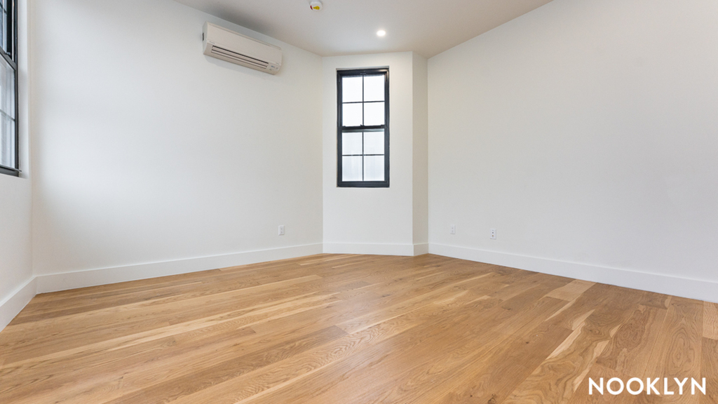 2553 Bedford Ave - Photo 8