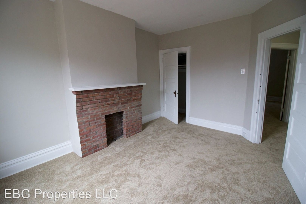 5444 Black St - Photo 6