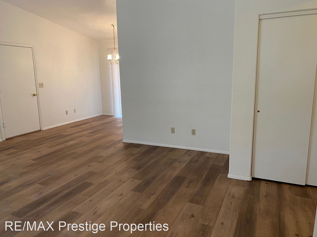 7778 Pioneer Dr - Photo 2