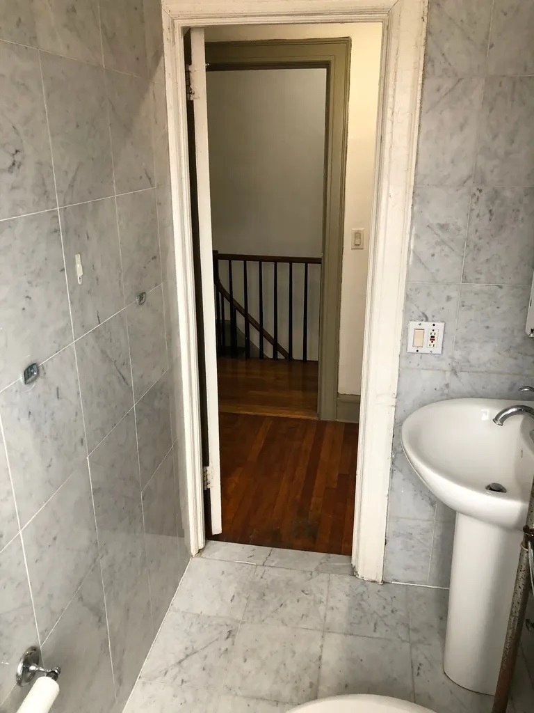 352 East 50th Street - Photo 2