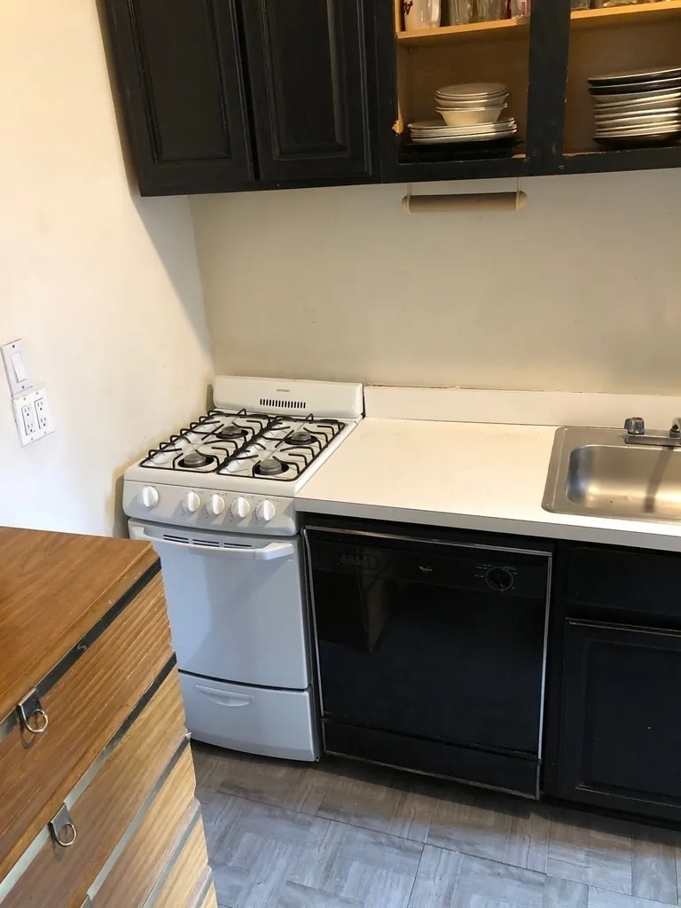 352 East 50th Street - Photo 8
