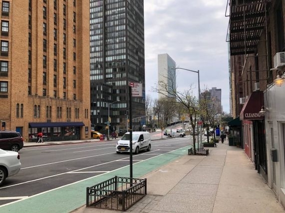 352 East 50th Street - Photo 12
