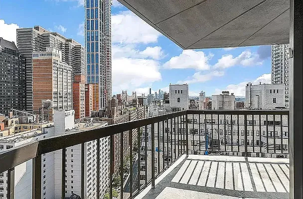 360 East 57th Street - Photo 5