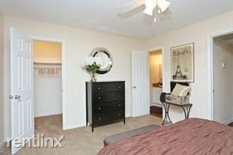 10100 Kempwood Dr - Photo 4