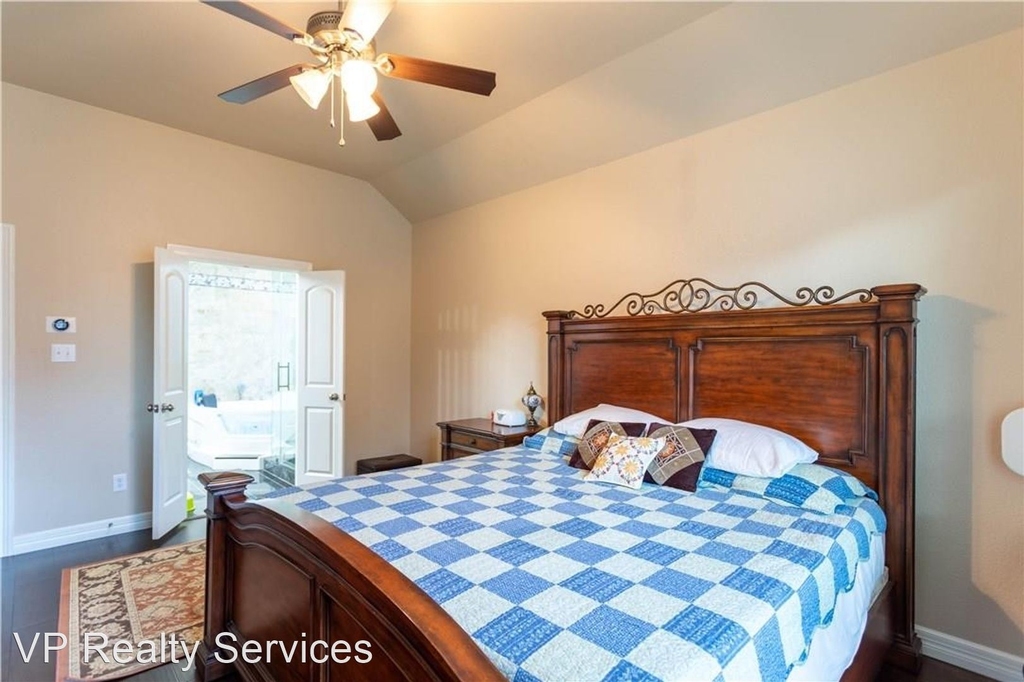 2905 Midstream Dr(service Fee $100) - Photo 10