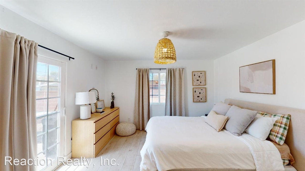 342 W 8th St - Photo 12