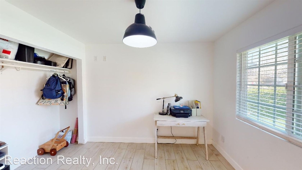 342 W 8th St - Photo 19