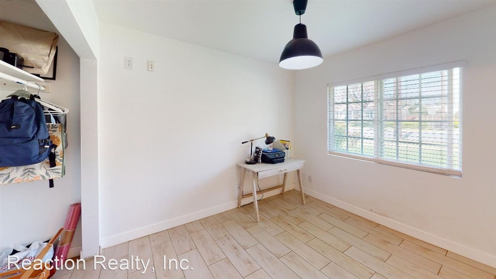 342 W 8th St - Photo 26