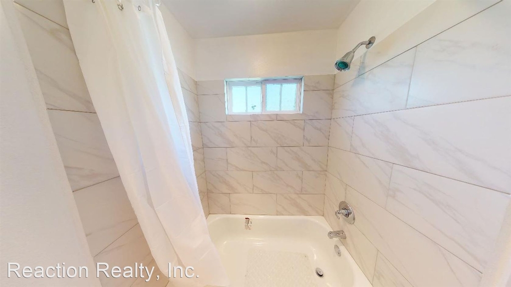 342 W 8th St - Photo 22