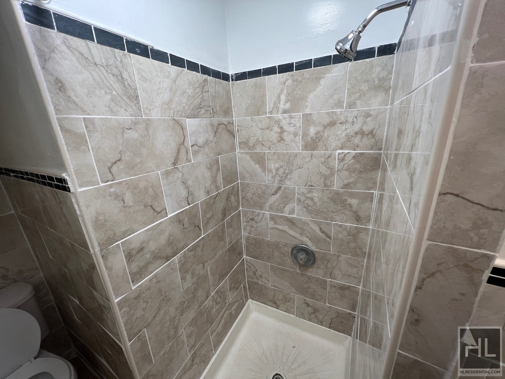 1303 Needham Avenue - Photo 8