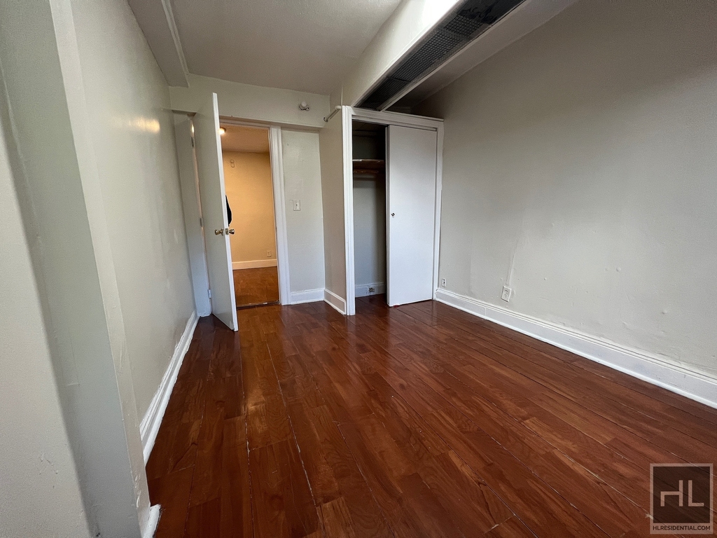 1303 Needham Avenue - Photo 3