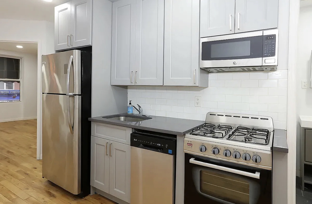 123 Mulberry Street - Photo 2