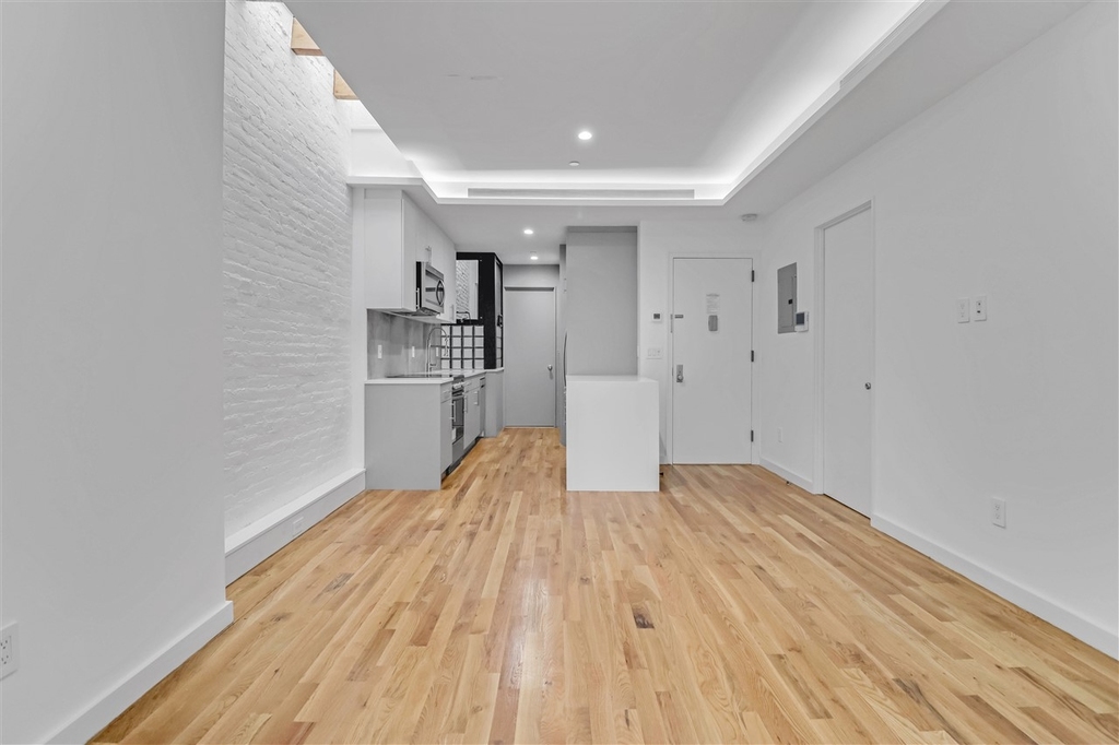 319 East 93rd Street - Photo 0